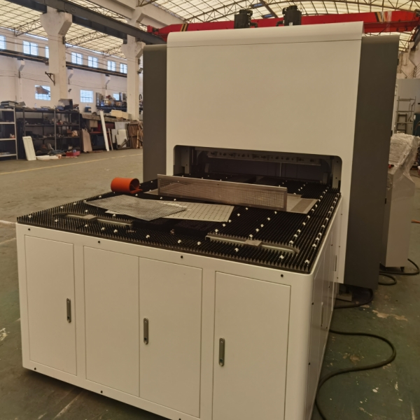 panel bending machine.jpg