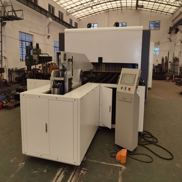 panel bending machine.jpg